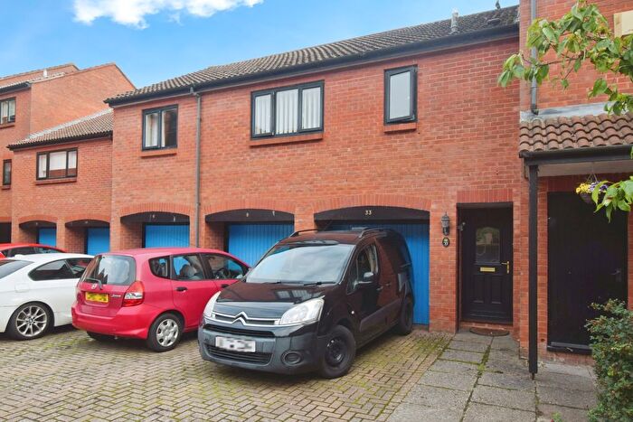 2 Bedroom Detached House For Sale In Quayside, Bridgwater, TA6