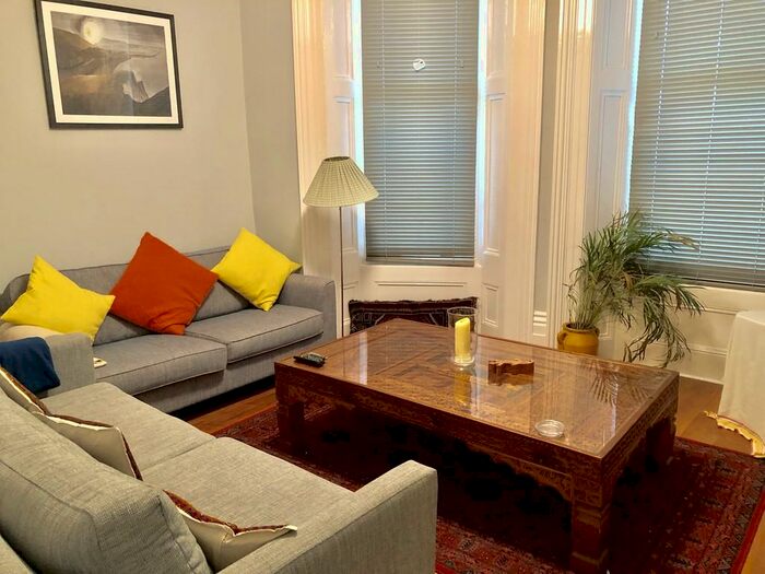 2 Bedroom Ground Flat To Rent In Chesham Place, Brighton, BN2