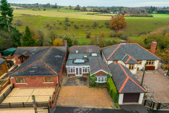 2 Bedroom Bungalow For Sale In Bridgnorth Road, Kidderminster, Worcestershire, DY11