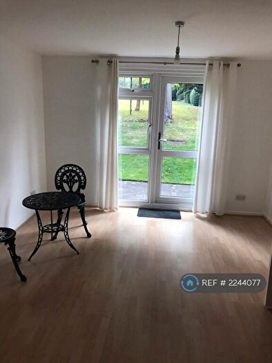 1 Bedroom Flat To Rent In Maresfield, Croydon, CR0