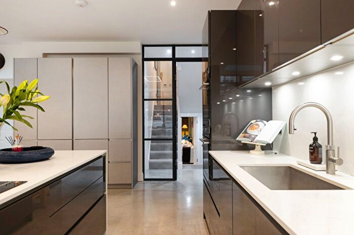 5 Bedroom Terraced House To Rent In Sedlescombe Road, Fulham, London, SW6