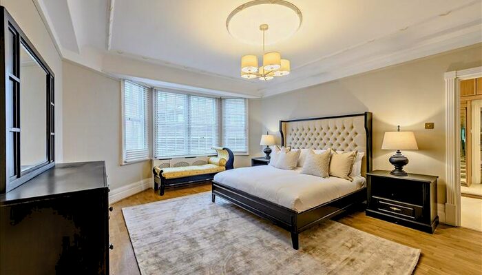 4 Bedroom Flat To Rent In Strathmore Court, Park Road, St Johns Wood, London, NW8