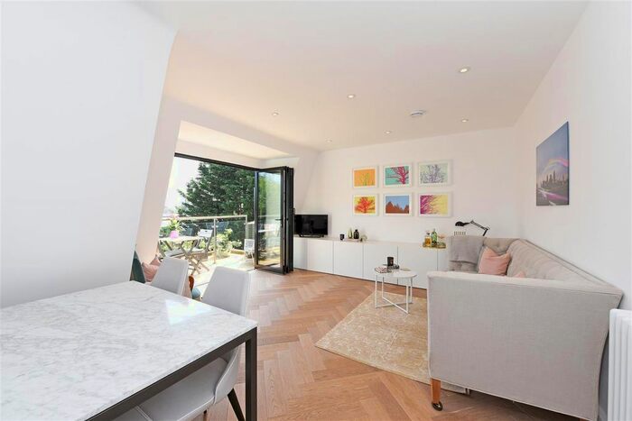1 Bedroom Flat To Rent In Home Park Road, London, SW19