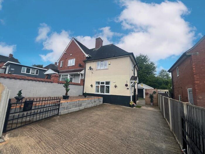 3 Bedroom House To Rent In Padstow Road, Nottingham, NG5