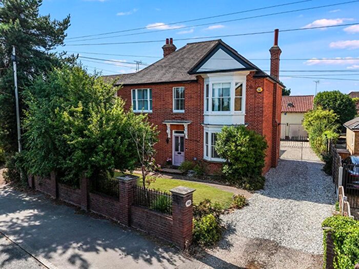 5 Bedroom Detached House For Sale In Baddow Road, Chelmsford, Essex, CM2
