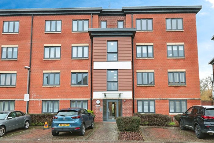 2 Bedroom Flat For Sale In Bartlett Crescent, High Wycombe, HP12