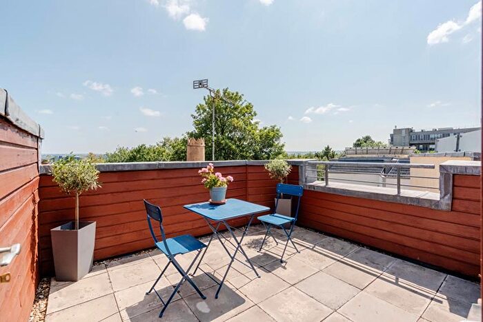 2 Bedroom Property To Rent In Alfred Hill, Kingsdown, Bristol, BS2