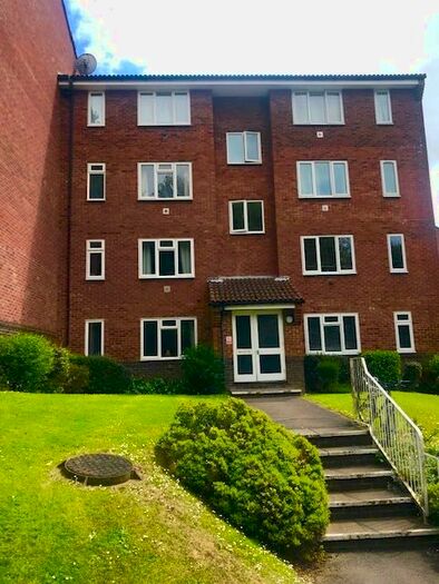 Studio To Rent In St Leonards Park, East Grinstead, RH19