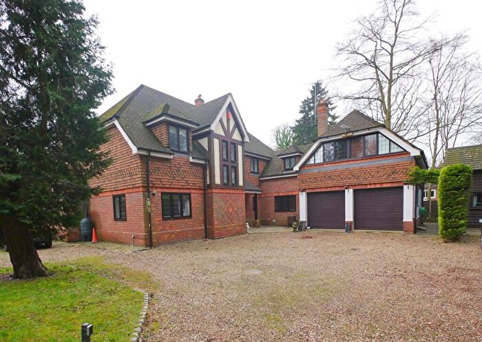6 Bedroom Detached House To Rent In Pinewood Close, Northwood, HA6