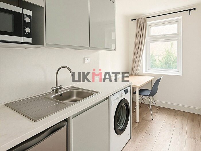 1 Bedroom Property To Rent In Station Road, Norbiton, Kingston Upon Thames, KT2