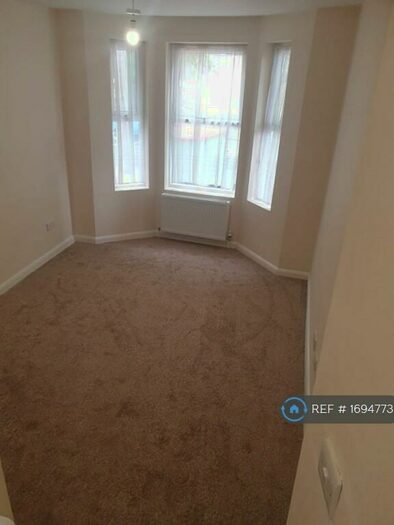 Studio To Rent In Dallow Road, Luton, LU1