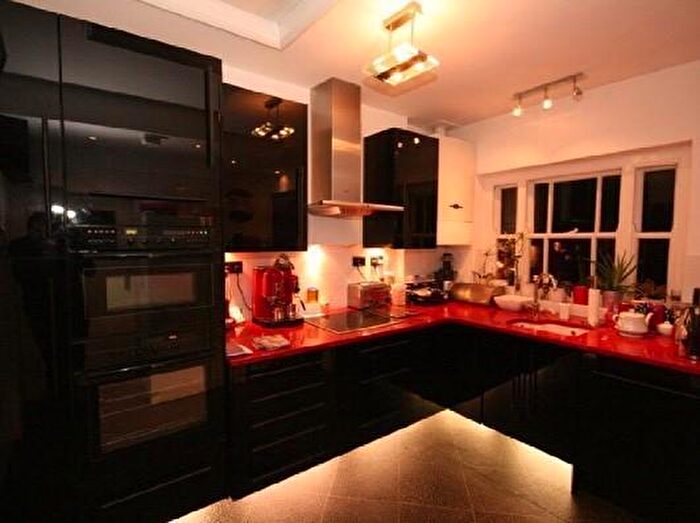 3 Bedroom Flat To Rent In Flat, Bristol Road, Selly Oak, Birmingham, B29