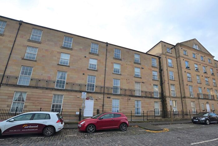 2 Bedroom Flat To Rent In East London Street, New Town, Edinburgh, EH7