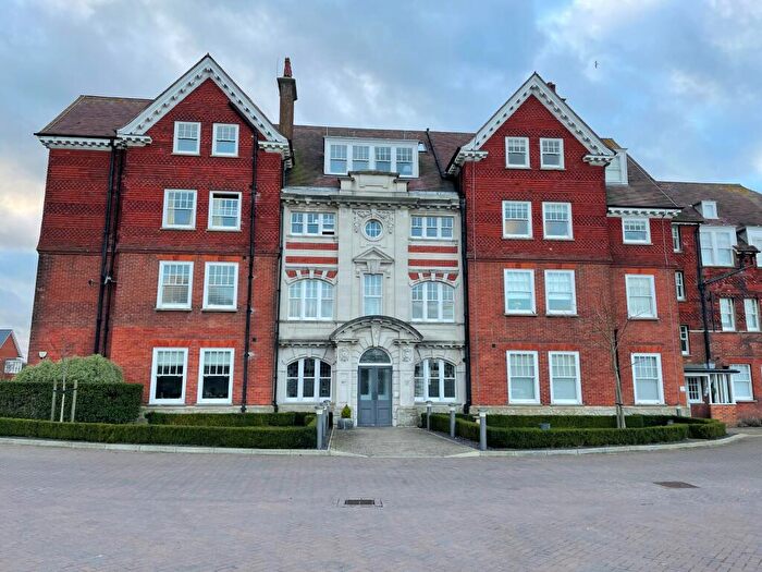 2 Bedroom Apartment To Rent In Eversley Park, Folkestone, CT20