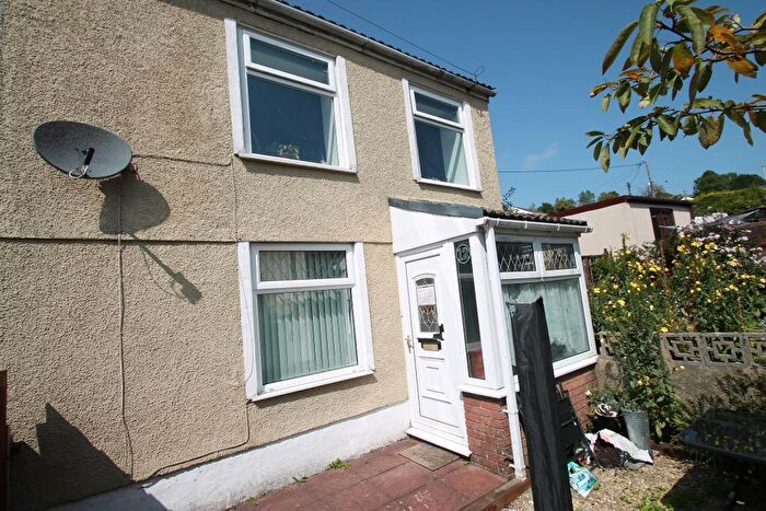 3 Bedroom Semi-Detached House For Sale In Primitive Place, Beaufort, Ebbw Vale, Blaenau Gwent, NP23
