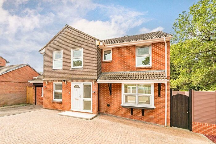4 Bedroom Property To Rent In Auriol Close, Worcester Park, KT4