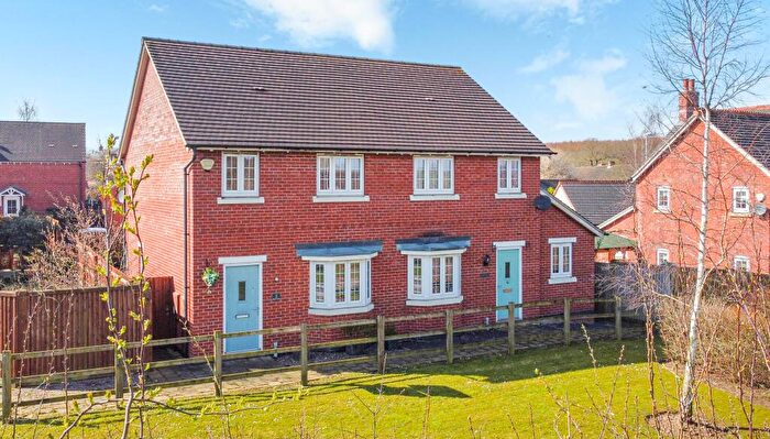 3 Bedroom Semi-Detached House For Sale In Kiln Close, Ashby-De-, Lount, LE65