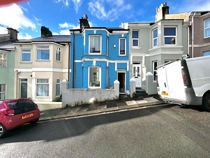 3 Bedroom Link Detached House To Rent In Durham Avenue, Plymouth, PL4