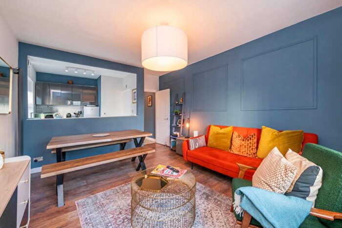 2 Bedroom Flat To Rent In Arcadia Court, Old Castle Street, E1