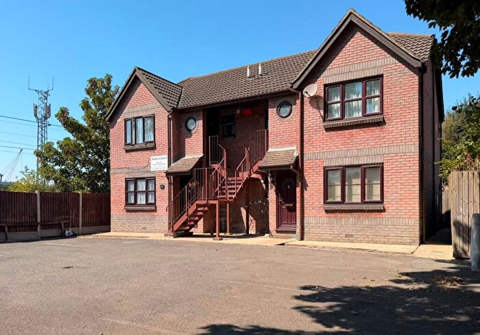 1 Bedroom Flat For Sale In Narin Court, Dock Road, Tilbury, Essex, RM18