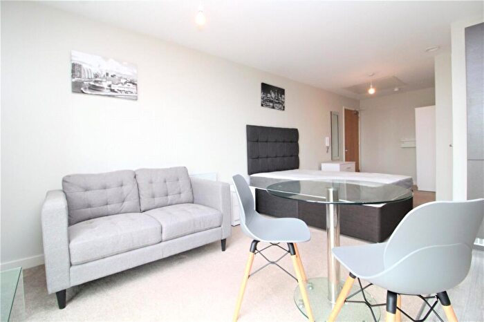 Flat To Rent In Adelphi Wharf C, Adelphi Street, Salford, Greater Manchester, M3