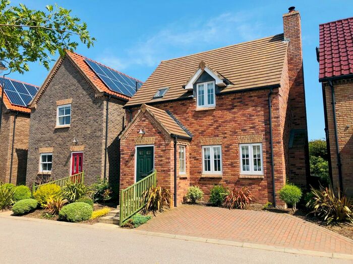 2 Bedroom Detached House For Sale In Turnberry Drive, The Bay, Filey, YO14