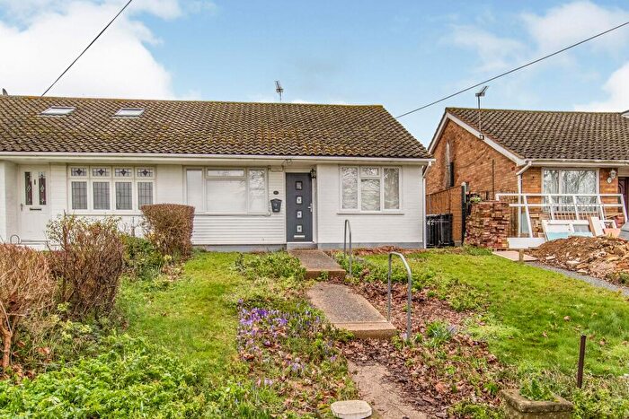 2 Bedroom Bungalow To Rent In Castlefields, Istead Rise., DA13