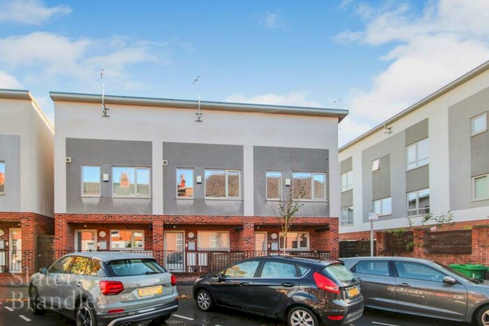 2 Bedroom House To Rent In Green Street, Nottingham, Nottinghamshire, NG2