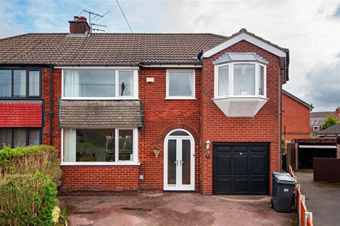 5 Bedroom Semi-Detached House For Sale In St. Marys Close, Walton-Le-Dale, Preston, PR5