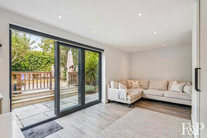 4 Bedroom Semi-Detached House For Sale In Church Walk, Burnham, SL1