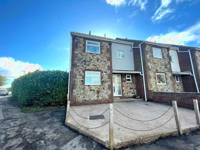 4 Bedroom End Of Terrace House For Sale In Church Street, Aldbrough, Hull, HU11