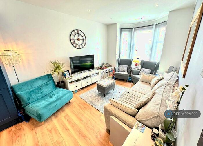 3 Bedroom Terraced House To Rent In Mafeking Road, Southsea, PO4