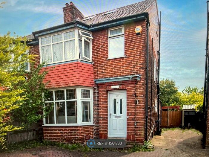 5 Bedroom Semi-Detached House To Rent In Cheviot Gardens, London, NW2