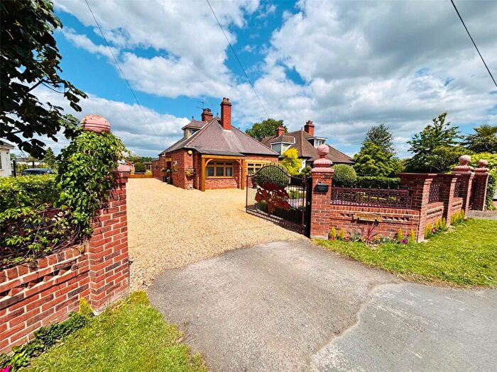 4 Bedroom Bungalow For Sale In Rawcliffe Road, Goole, East Riding Of Yorkshire, DN14
