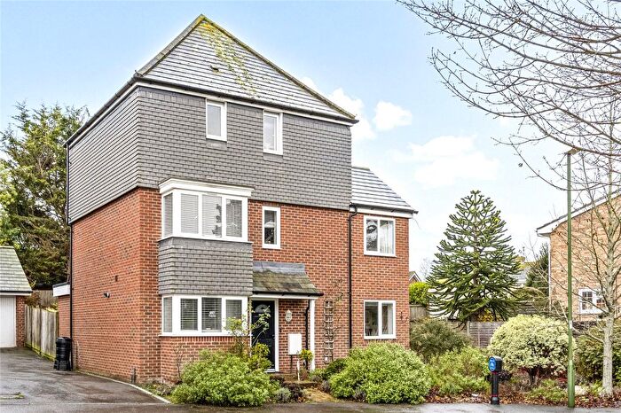 5 Bedroom Detached House For Sale In Steele Crescent, Wick, Littlehampton, West Sussex, BN17