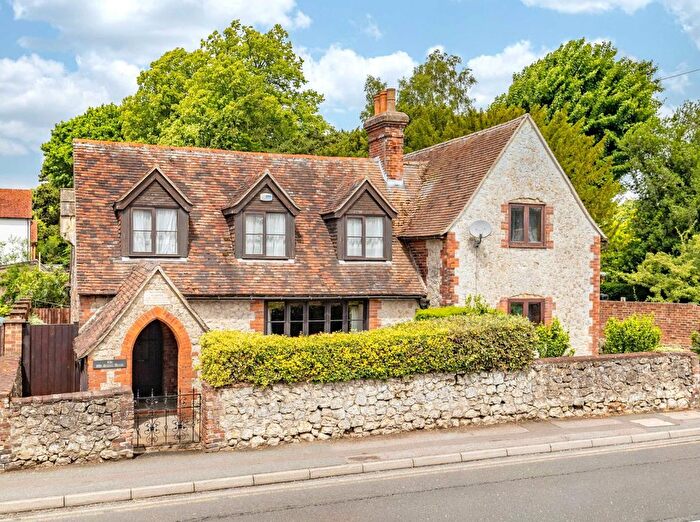 3 Bedroom End Of Terrace House For Sale In Church Road, Willesborough, Ashford, Kent, TN24