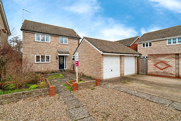 3 Bedroom Detached House For Sale In Canons Close, Thetford, IP24