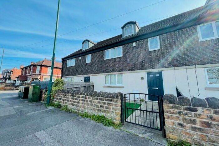 3 Bedroom Property To Rent In Porchester Road, Nottingham, NG3