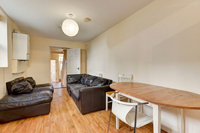 7 Bedroom Semi-Detached House To Rent In Hollingbury Road, Brighton, BN1