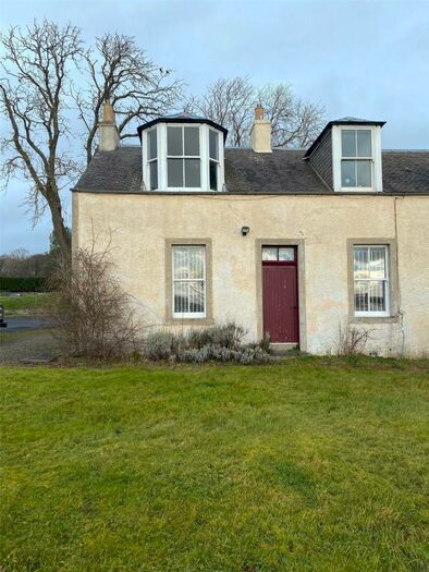 Garage / Parking To Rent In The Old Inn, Charlestown, Dunfermline, Fife, KY11