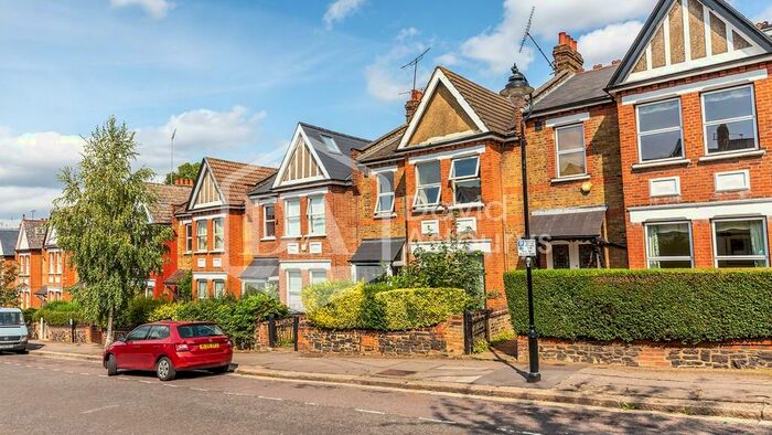 3 Bedroom Apartment To Rent In Uplands Road, Crouch End, London, N8