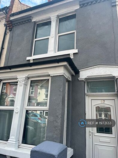 3 Bedroom Terraced House To Rent In Foord Street, Rochester, ME1