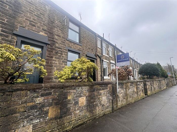 2 Bedroom Terraced House To Rent In Edenfield Road, Rochdale, Greater Manchester, OL11