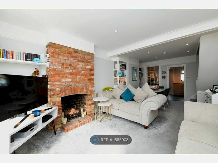 2 Bedroom End Of Terrace House To Rent In South Primrose Hill, Chelmsford, CM1