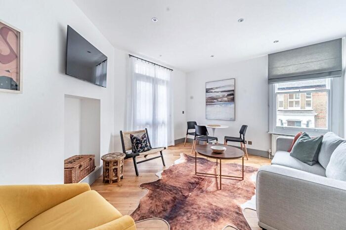 2 Bedroom Flat To Rent In Cremorne Mansions, Chelsea, London, SW10