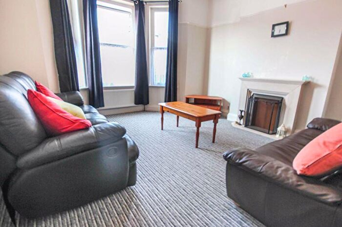 5 Bedroom Semi-Detached House To Rent In Charminster, Bournemouth, BH8