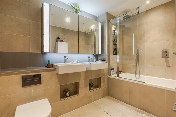 3 Bedroom Apartment To Rent In Malthouse Road, London, SW11