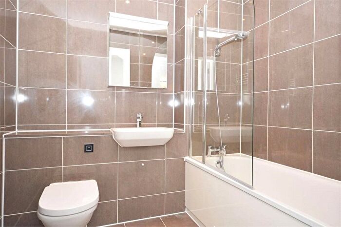 1 Bedroom Flat To Rent In Lower Richmond Road, Kew, Richmond, TW9