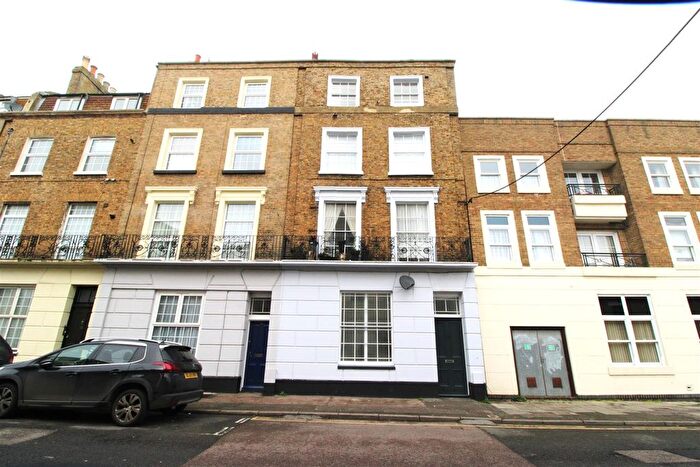 3 Bedroom Flat To Rent In Avenue Road, Herne Bay, CT6