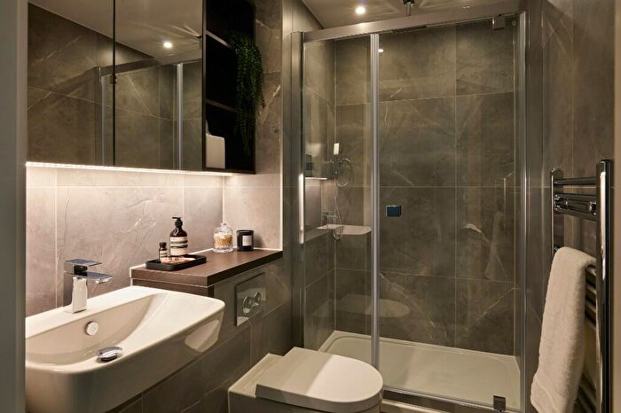 2 Bedroom Flat To Rent In Flat, Mitre Yard, - Scrubs Lane, London, NW10